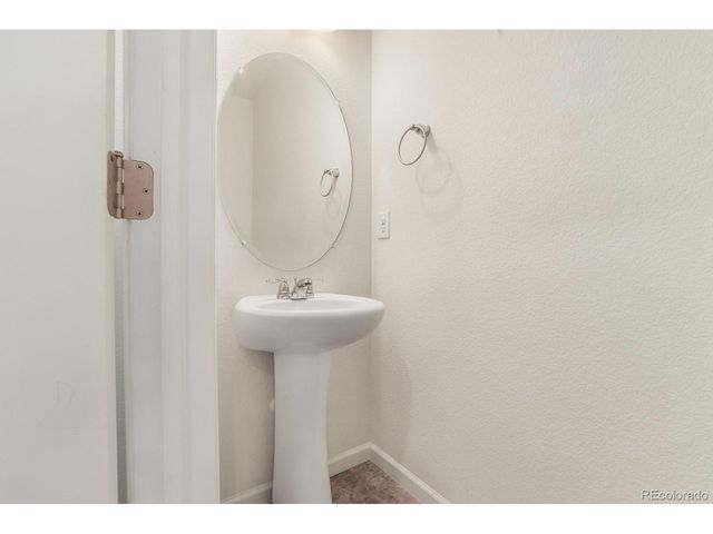 10380 Castor Dr, Colorado Springs, CO 80925