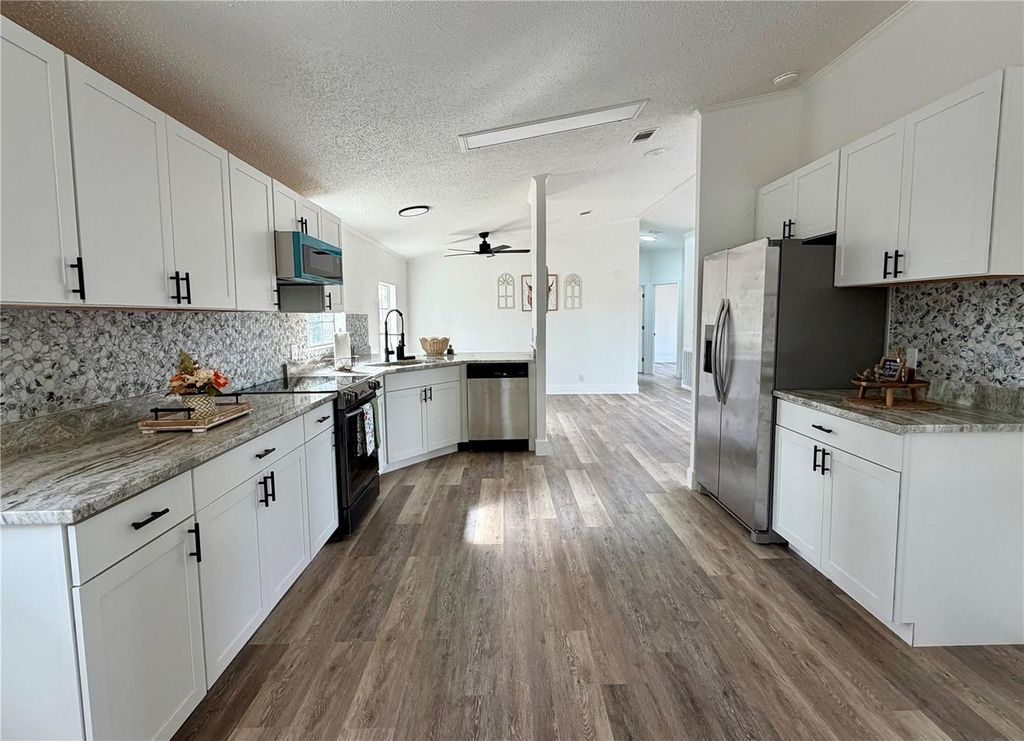 Image 9 of property listing at 2222 SE 150TH STREET, Summerfield, FL 34491