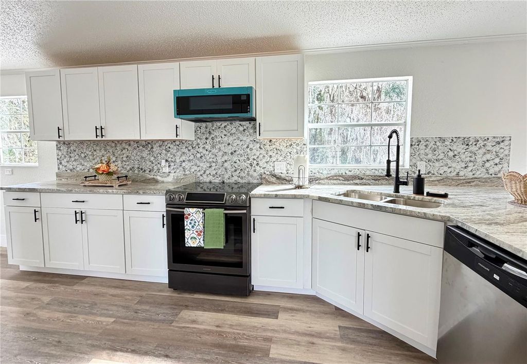 Image 10 of property listing at 2222 SE 150TH STREET, Summerfield, FL 34491