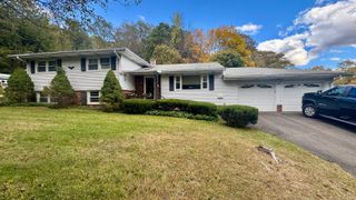 30 Mountain Road, Danbury, CT 06810