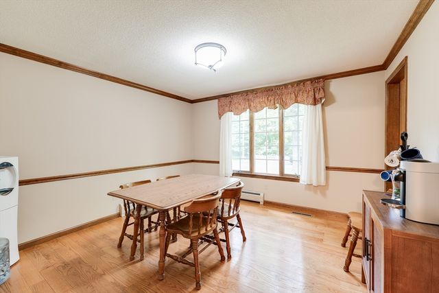 9 Branch Rd, Wilbraham, MA 01095