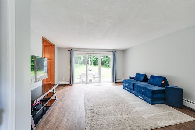 9 Branch Rd, Wilbraham, MA 01095