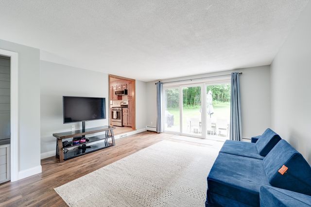 9 Branch Rd, Wilbraham, MA 01095
