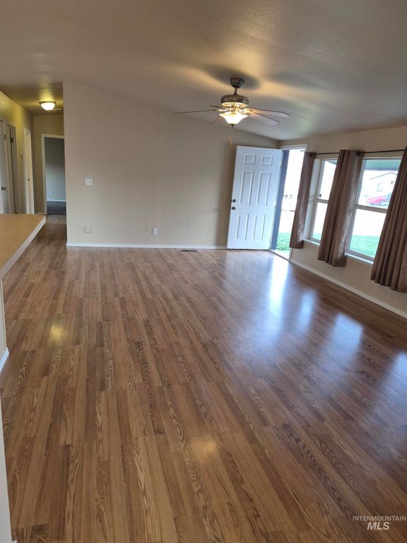 1470 Windmere Dr, Mountain Home, ID 83647 photo 5