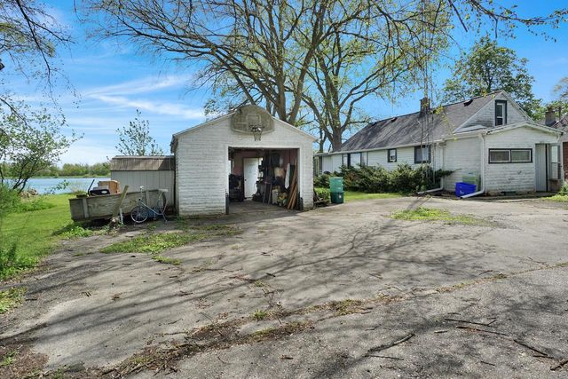 W179 W Lakeshore DRIVE, Burlington, WI 53105