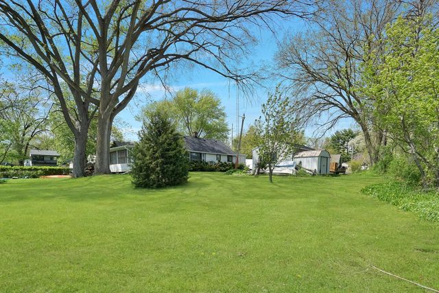 W179 W Lakeshore DRIVE, Burlington, WI 53105