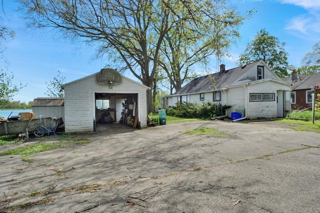 W179 W Lakeshore DRIVE, Burlington, WI 53105