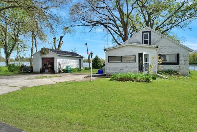 W179 W Lakeshore DRIVE, Burlington, WI 53105