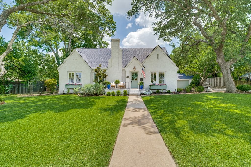 605 W Josephine Street, Weatherford, TX 76086