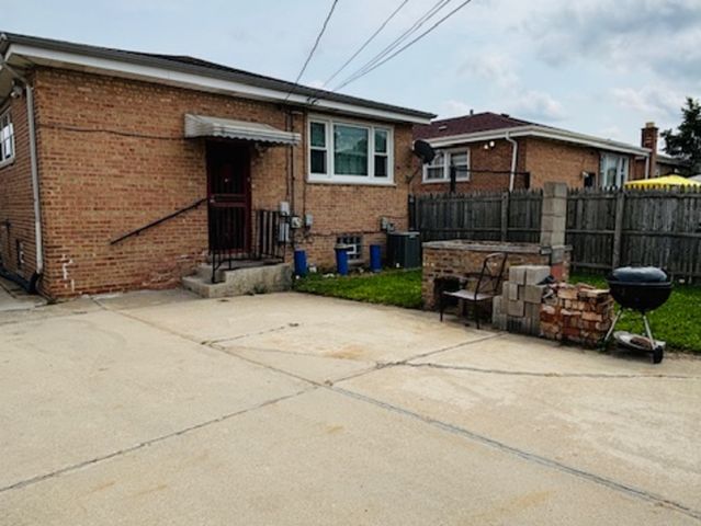 380 Bensley Avenue, Calumet City, IL 60409