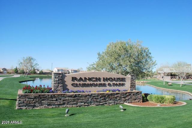 3898 S Stallion Drive, Gilbert, AZ 85297