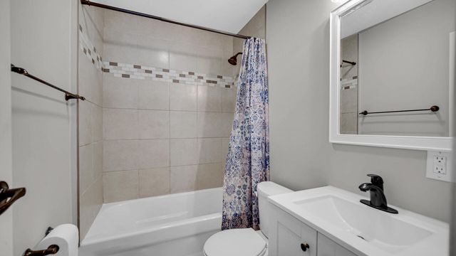 309 Michigami Trail, Porter, IN 46304