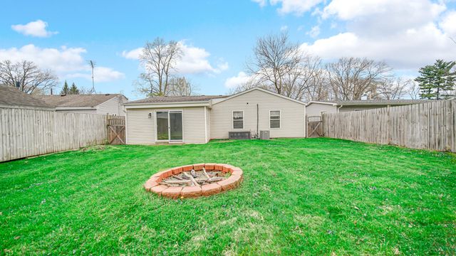 309 Michigami Trail, Porter, IN 46304