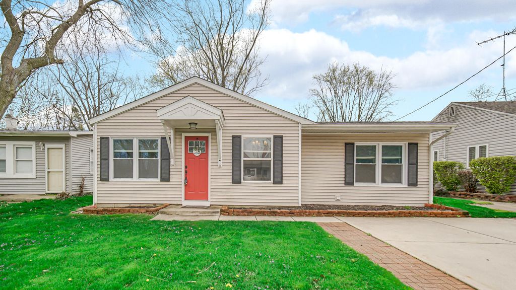 309 Michigami Trail, Porter, IN 46304