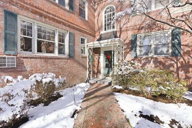 75 Maine Avenue B-1, Rockville Centre, NY 11570