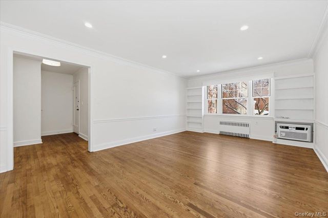 75 Maine Avenue B-1, Rockville Centre, NY 11570