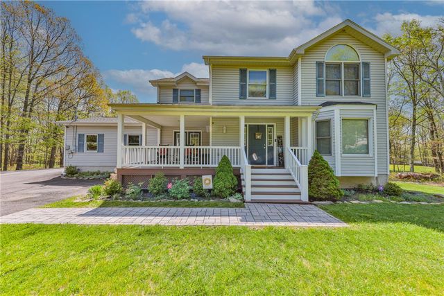 1222 North Rocky Mountain Drive, Chestnuthill Twp, PA 18330