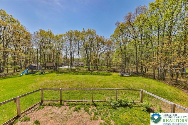 1222 North Rocky Mountain Drive, Chestnuthill Twp, PA 18330