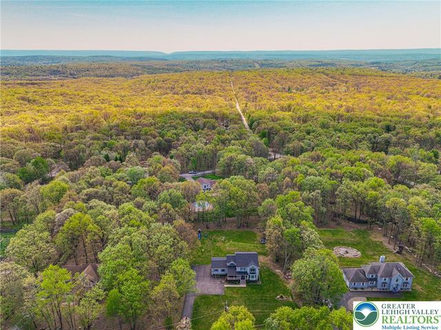 1222 North Rocky Mountain Drive, Chestnuthill Twp, PA 18330