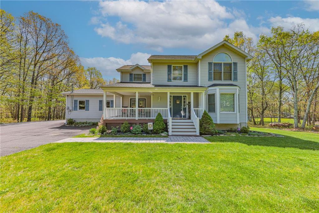 1222 North Rocky Mountain Drive, Chestnuthill Twp, PA 18330