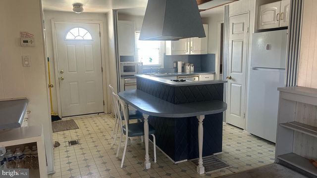 306 DALE LN, Williamstown, NJ 08094