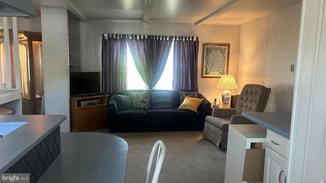 306 DALE LN, Williamstown, NJ 08094