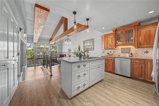 6315 MARINA PACIFICA Drive S, Long Beach, CA 90803