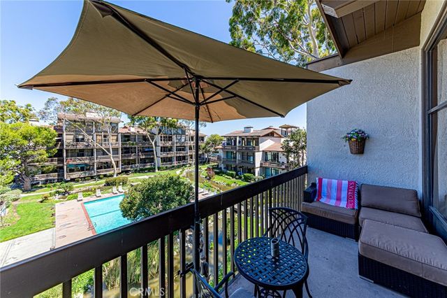 6315 MARINA PACIFICA Drive S, Long Beach, CA 90803