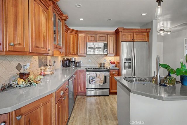 6315 MARINA PACIFICA Drive S, Long Beach, CA 90803