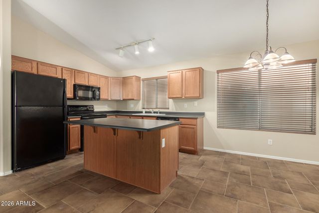 3220 E KERRY Lane, Phoenix, AZ 85050