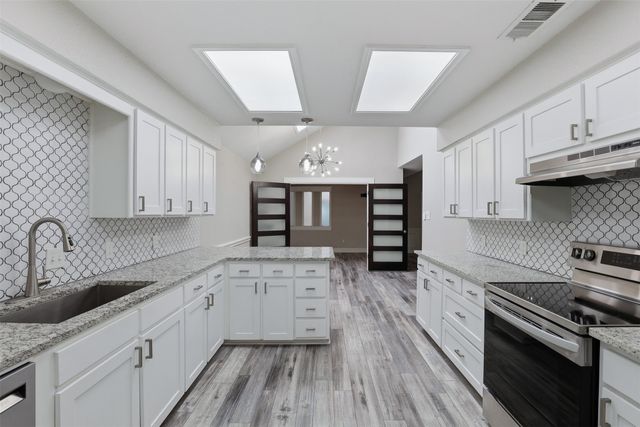 3107 Emerald Street, Bedford, TX 76021