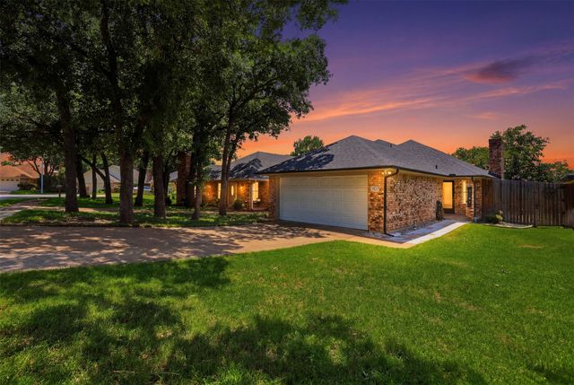 3107 Emerald Street, Bedford, TX 76021
