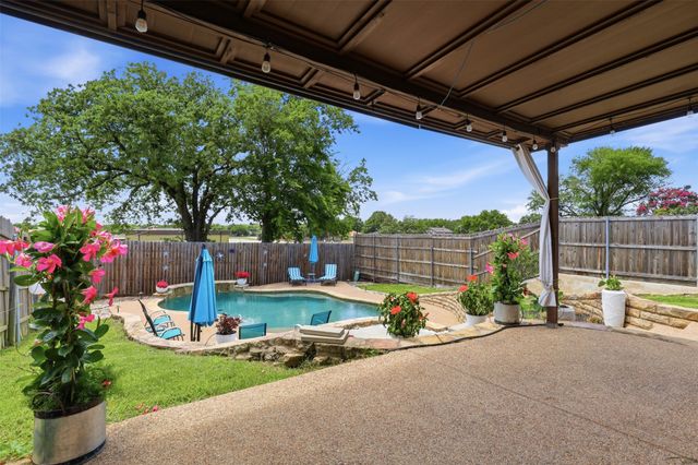 3107 Emerald Street, Bedford, TX 76021