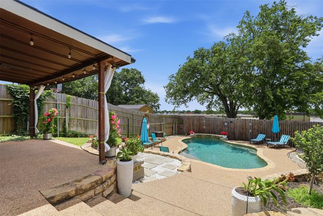 3107 Emerald Street, Bedford, TX 76021