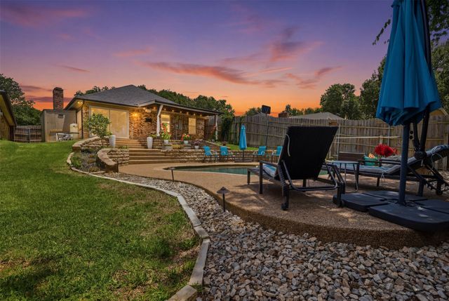 3107 Emerald Street, Bedford, TX 76021