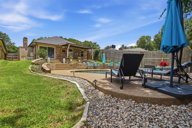 3107 Emerald Street, Bedford, TX 76021