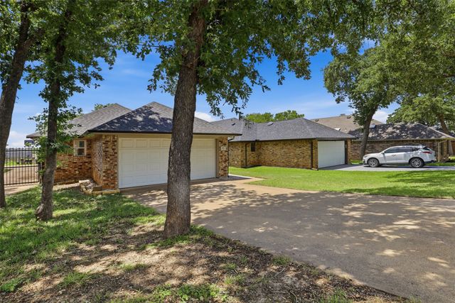 3107 Emerald Street, Bedford, TX 76021