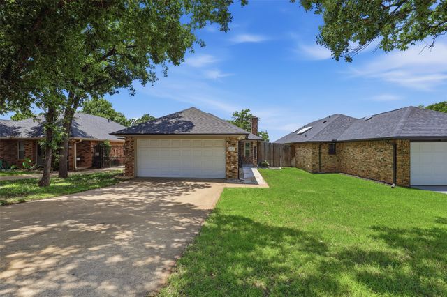 3107 Emerald Street, Bedford, TX 76021