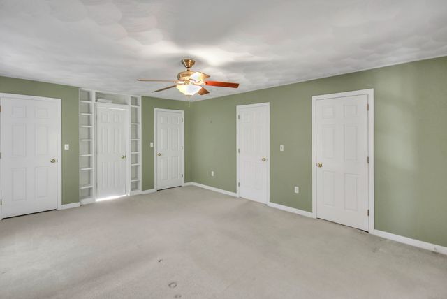 170 Bay State Rd, Methuen, MA 01844