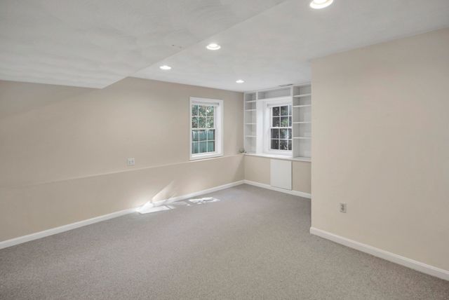 170 Bay State Rd, Methuen, MA 01844