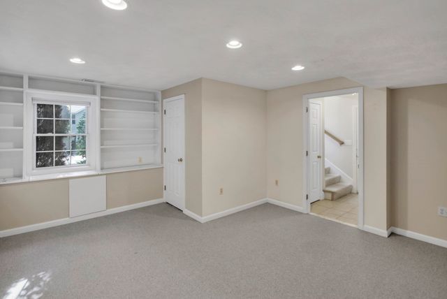 170 Bay State Rd, Methuen, MA 01844