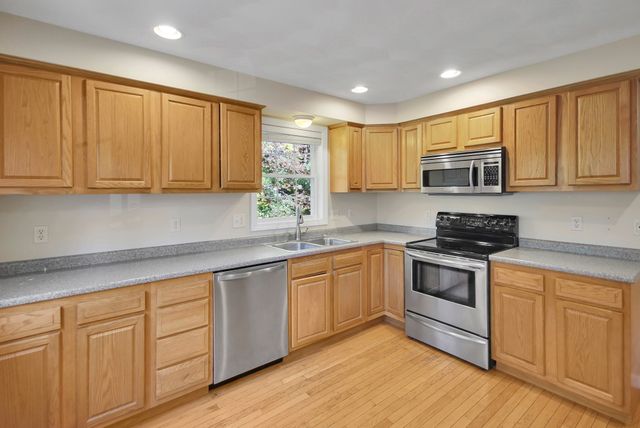 170 Bay State Rd, Methuen, MA 01844