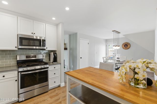 5 Chestnut Way Circle, Barnegat, NJ 08005