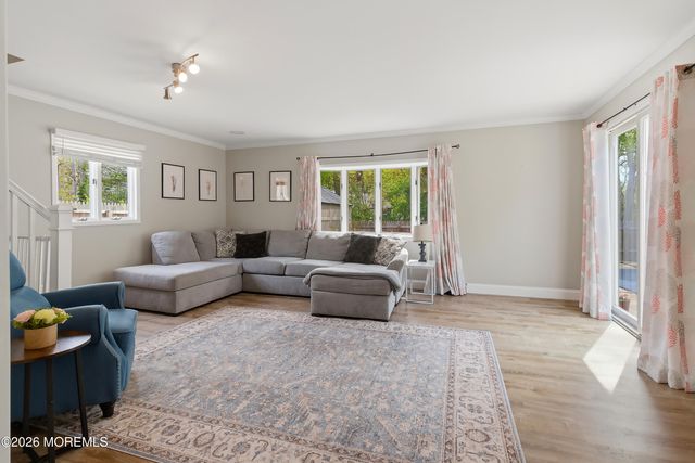 5 Chestnut Way Circle, Barnegat, NJ 08005