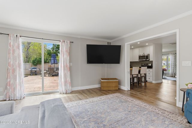 5 Chestnut Way Circle, Barnegat, NJ 08005