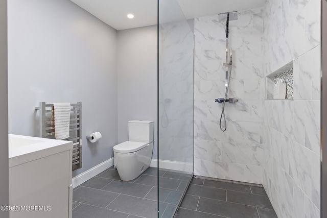 5 Chestnut Way Circle, Barnegat, NJ 08005