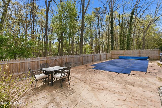 5 Chestnut Way Circle, Barnegat, NJ 08005