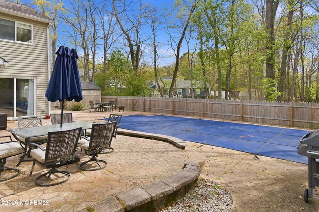 5 Chestnut Way Circle, Barnegat, NJ 08005