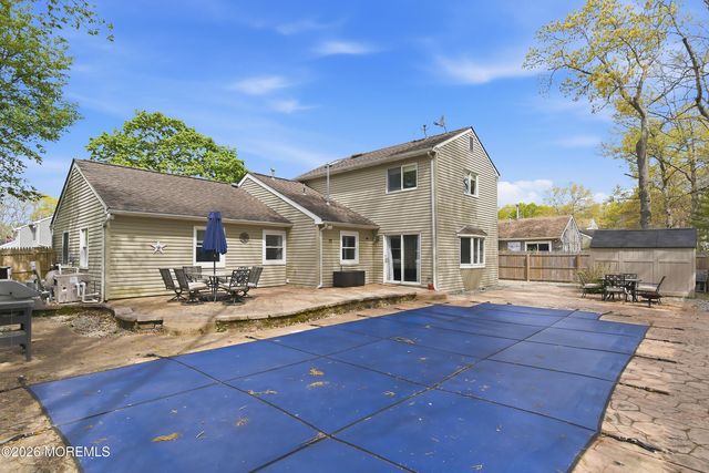 5 Chestnut Way Circle, Barnegat, NJ 08005