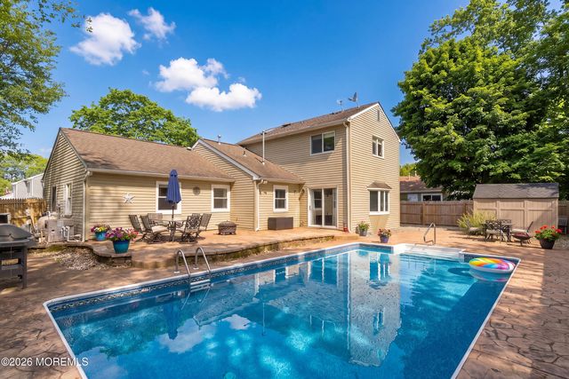 5 Chestnut Way Circle, Barnegat, NJ 08005